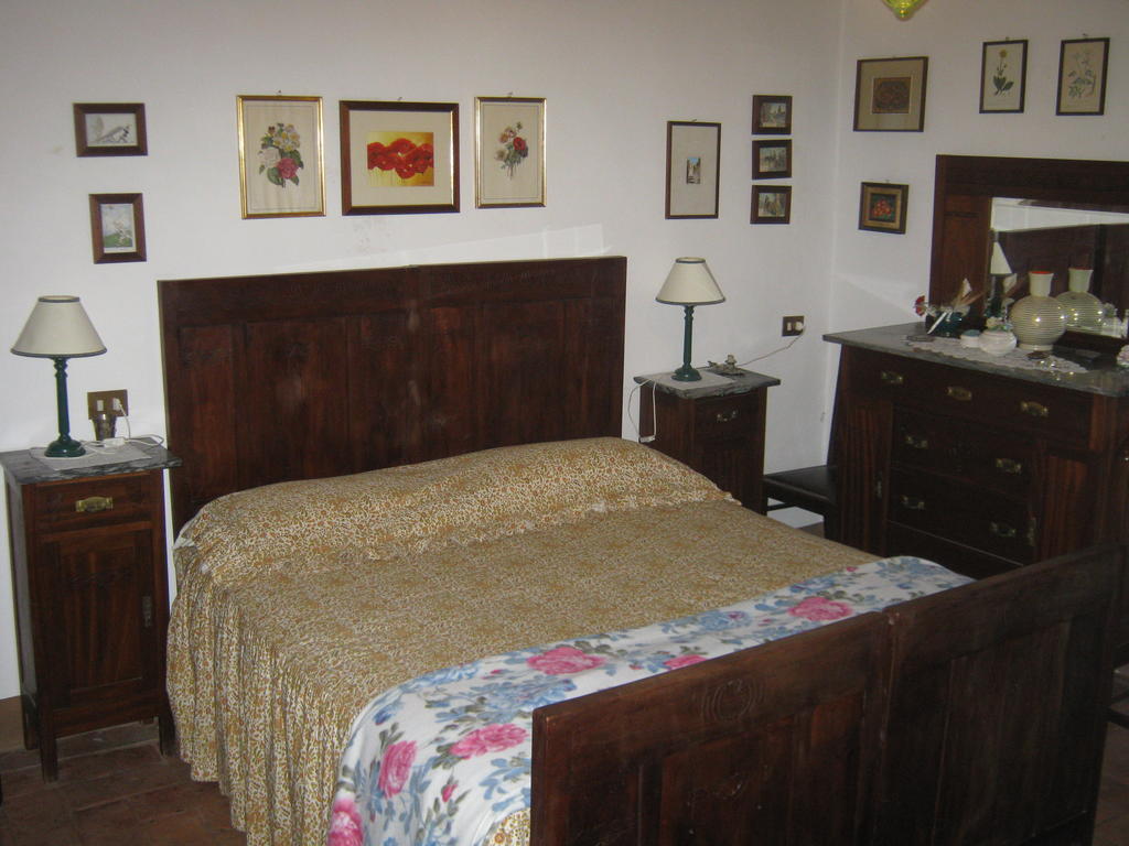 Agriturismo Santa Maria Torrita di Siena Δωμάτιο φωτογραφία